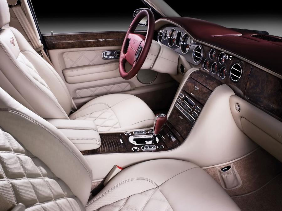 Интерьер Bentley Arnage Final Series 2008 года  (фото 8 из 19)
